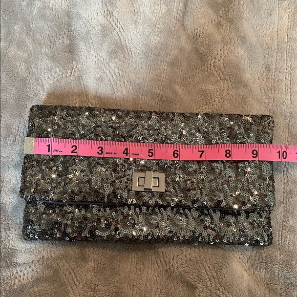 NWT Crabtree & Evelyn beaded silver sequin clutch - Picture 6 of 7